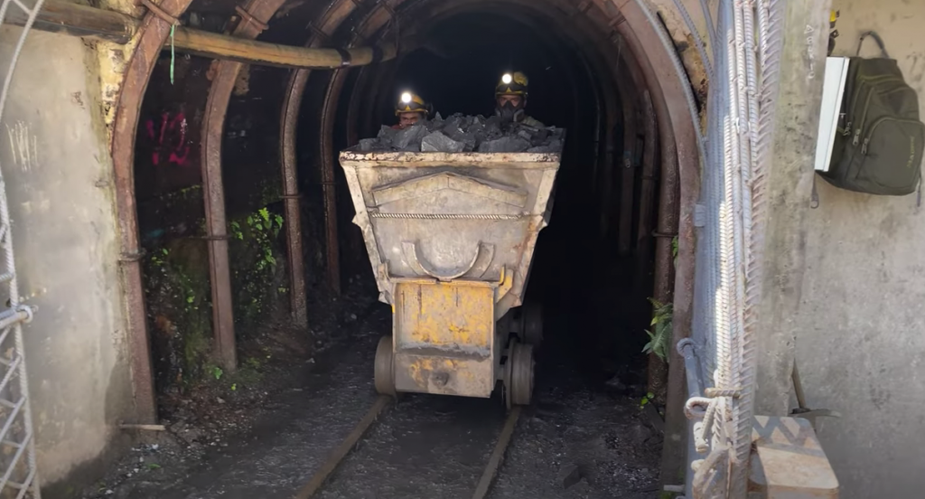 visita a la mina del proyecto minero